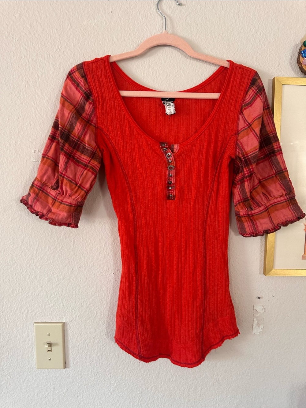 Free People L Red Plaid Sleeve T-Shirt